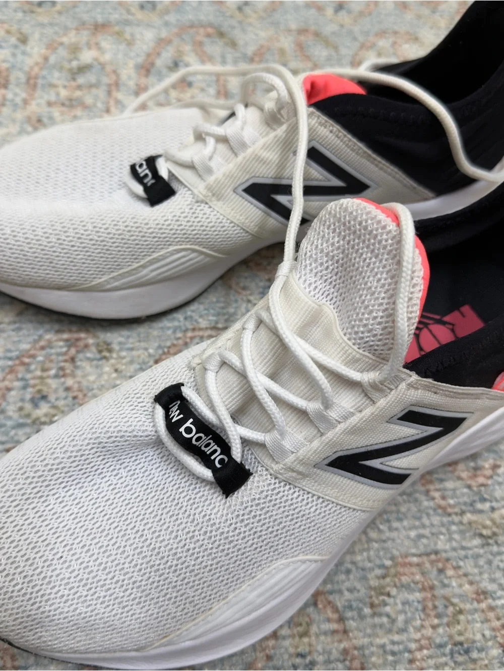 New Balance ROAV Fresh Foam Women’s size 8